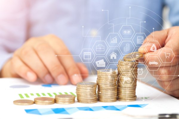同花易配 英央行维持利率4.25%不变，分歧超预期且鸽派信号隐现